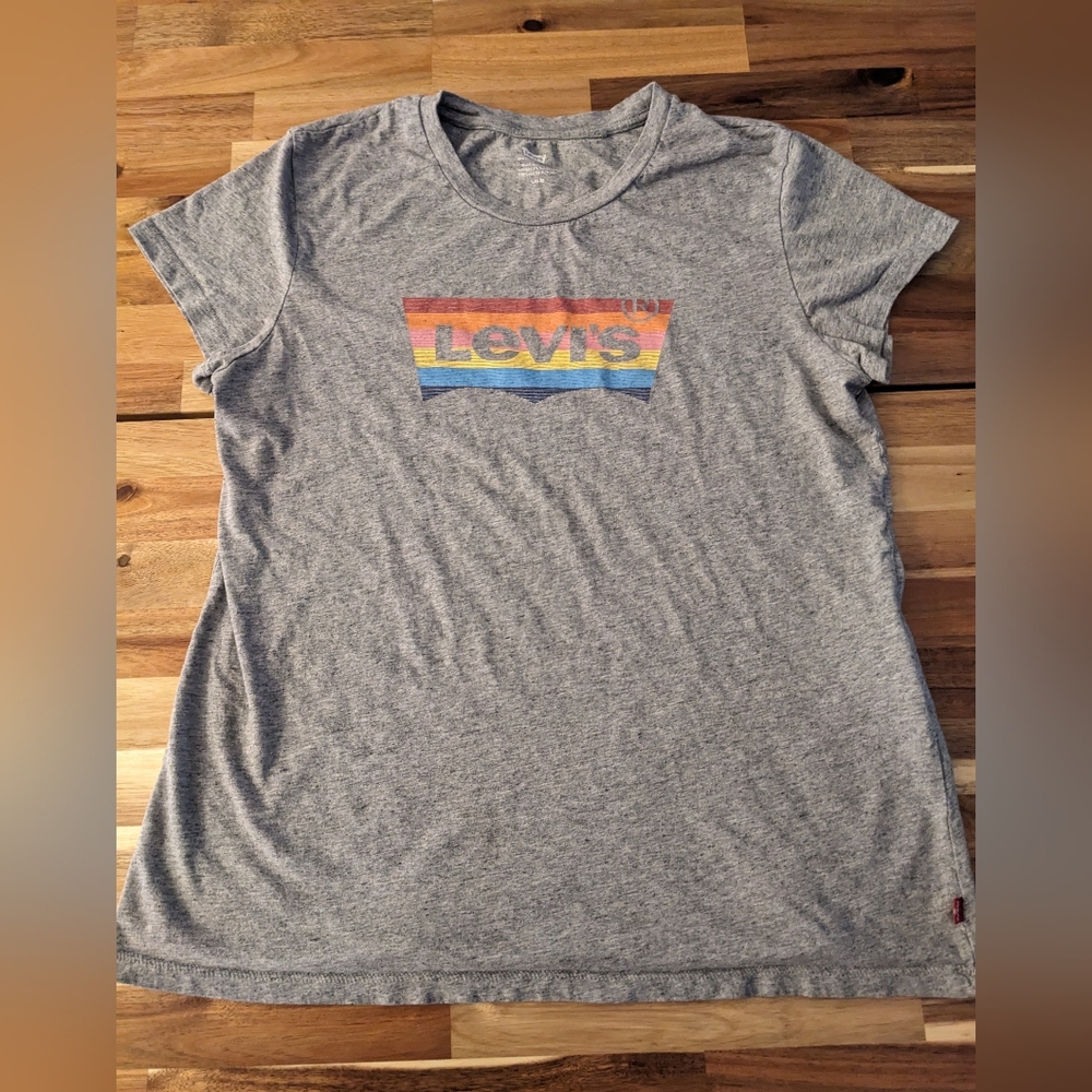 Levi's grey graphic tee